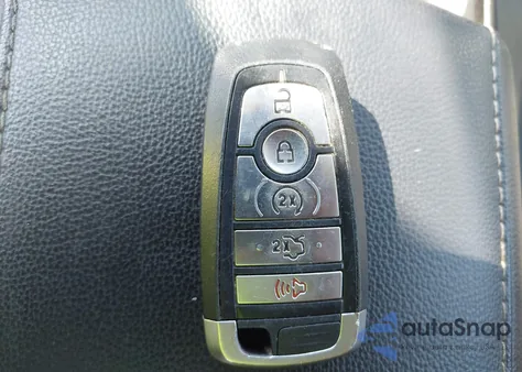 2019 Ford Fusion Hybrid Titanium из США, поврежденный, VIN 3FA6P0RU5KR273603